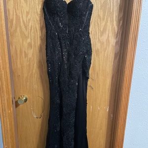 Black Sherri Hill formal dress